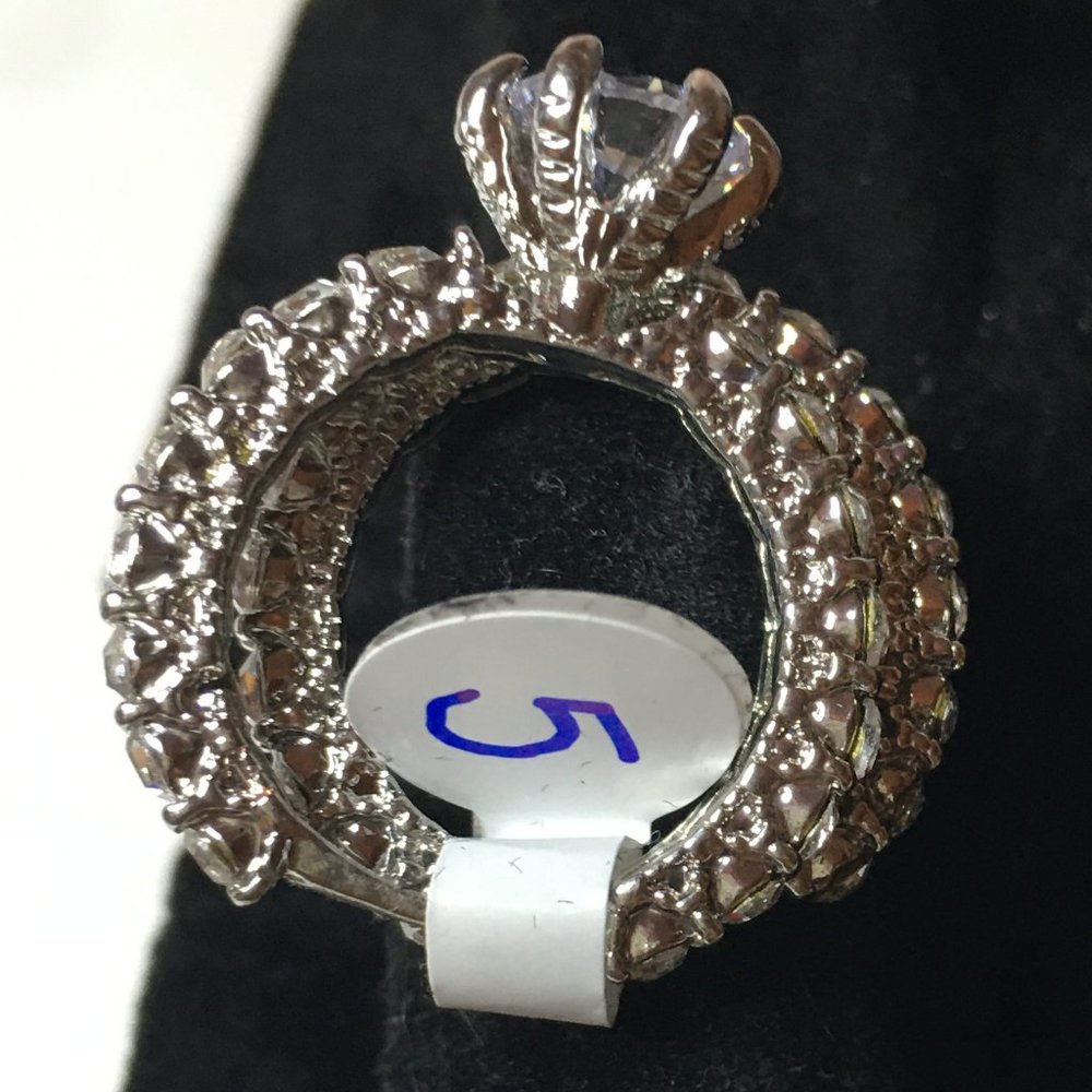 ring - Picture 4 of 4